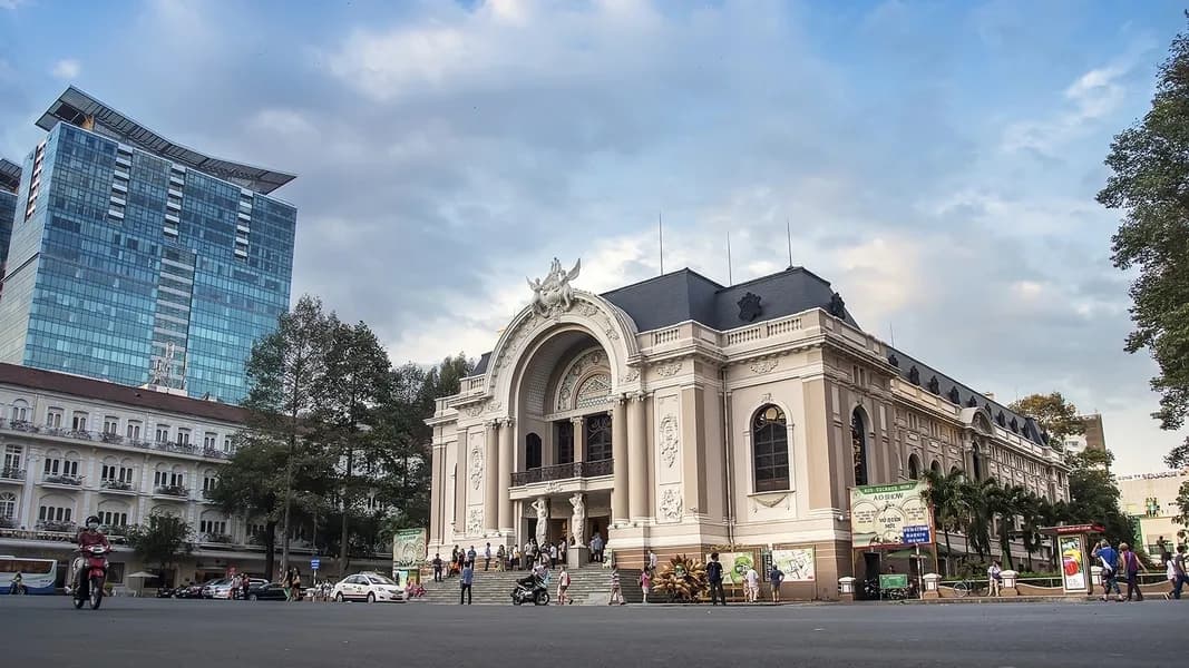 Nha-hat-Thanh-pho-Ho-Chi-Minh---Wikipedia-tieng-Viet_Địa điểm du lịch nhà hát thành phố Hồ Chí Minh 3.jpg