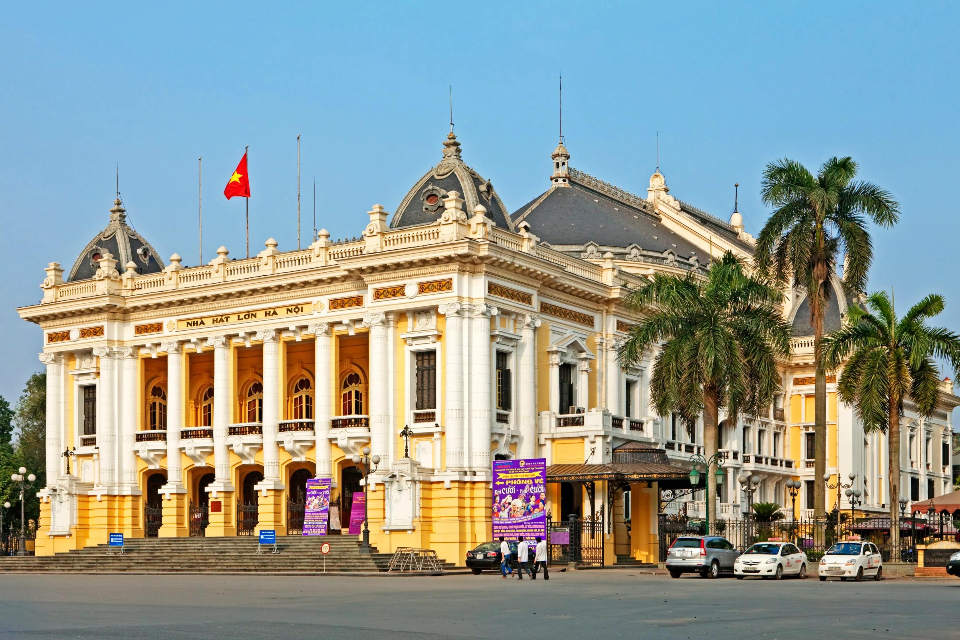 Nha-hat-lon-Ha-Noi_nhà-hát-Lớn-Hà-Nội-ivivu.jpg