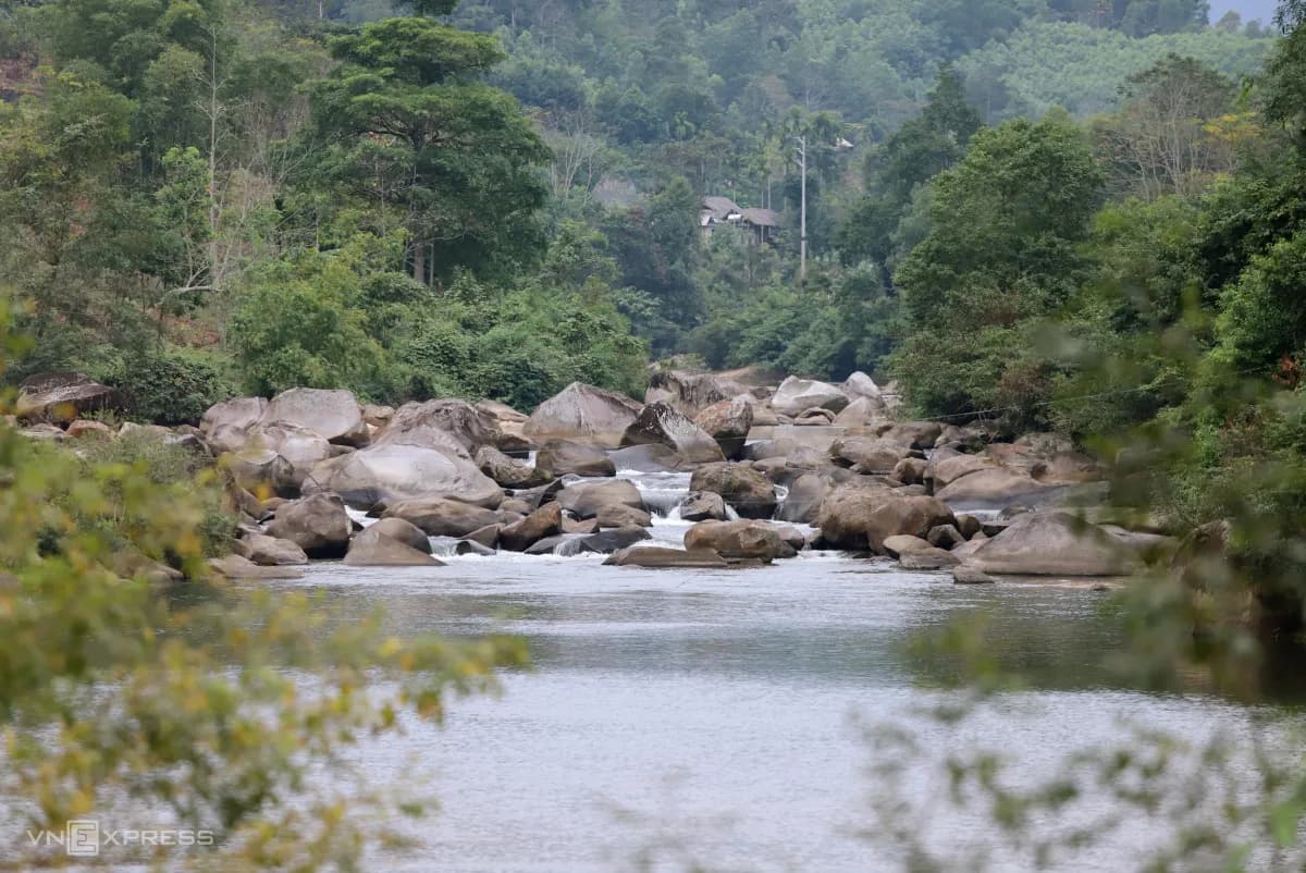 Nhung-thac-nuoc-dep-hung-vi-noi-tieng-xu-Nghe---Bao-Nghe-An-_thac-bay-tang-nghe-an-5_1645273412-1645331444.jpg