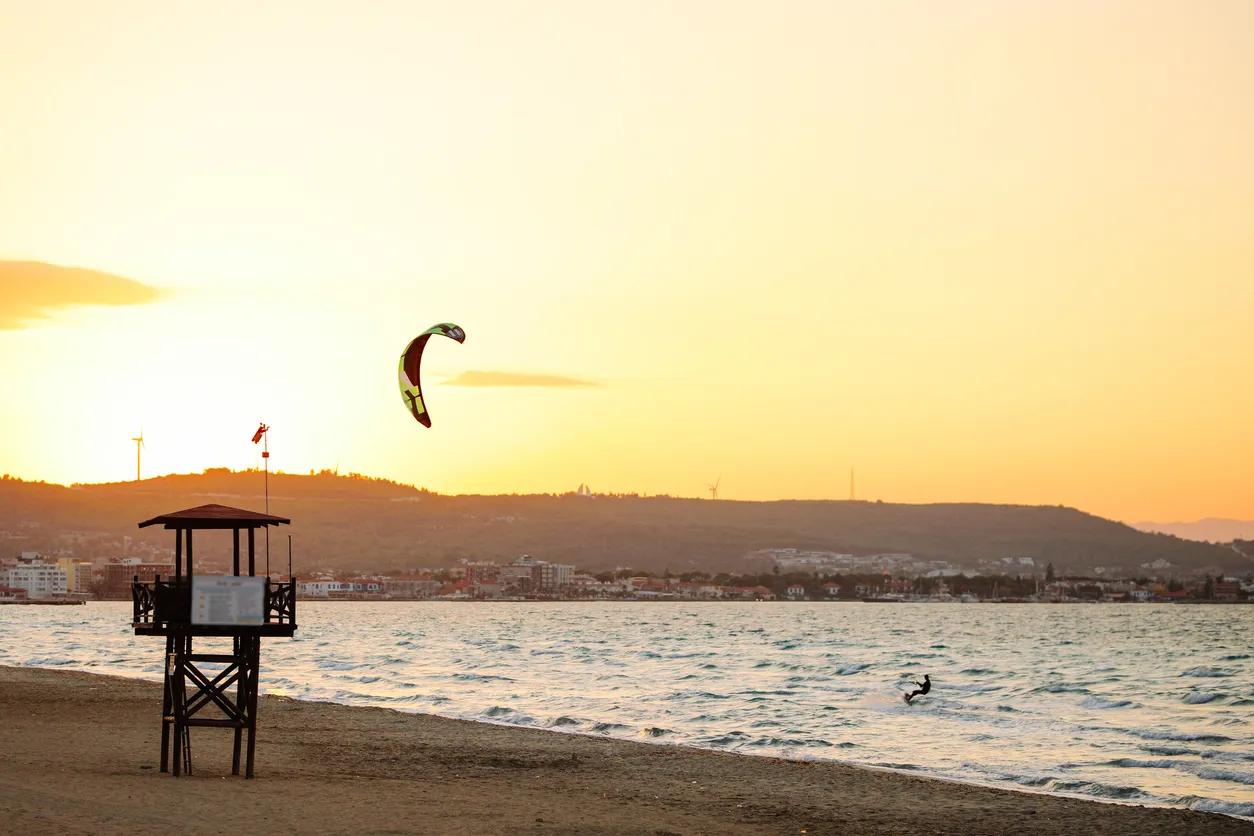 Skateboarding,-the-sport-of-adventurous-lovers_1.jpg