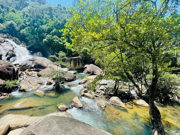 Top-25-dia-diem-du-lich-Binh-Thuan-khong-di-la-uong-phi-chuyen-vi-vu_Núi Ông 1.jpg