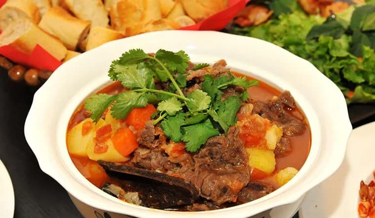 banh-mi-viet-nam-wikipedia-tieng-viet_cach-nau-thit-trau-sot-vang-ngon-khong-thua-kem-thit-bo-202206031336322892.jpeg