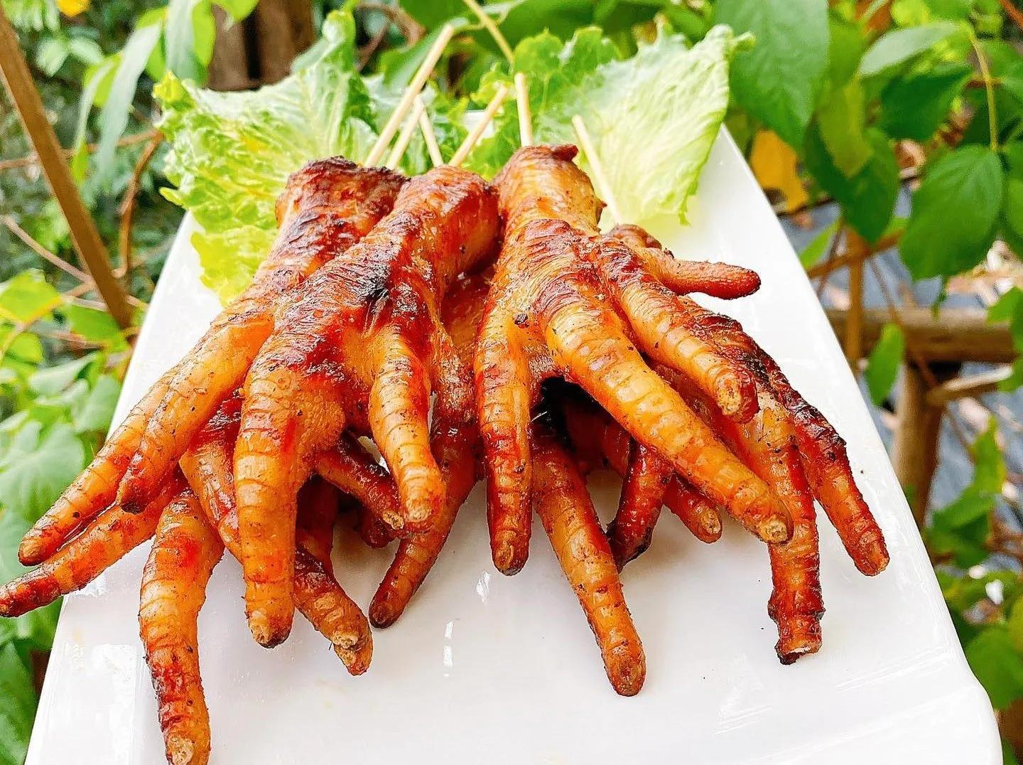 banh-mi-viet-nam-wikipedia-tieng-viet_chan-ga-nuong-ha-noi-11.jpg