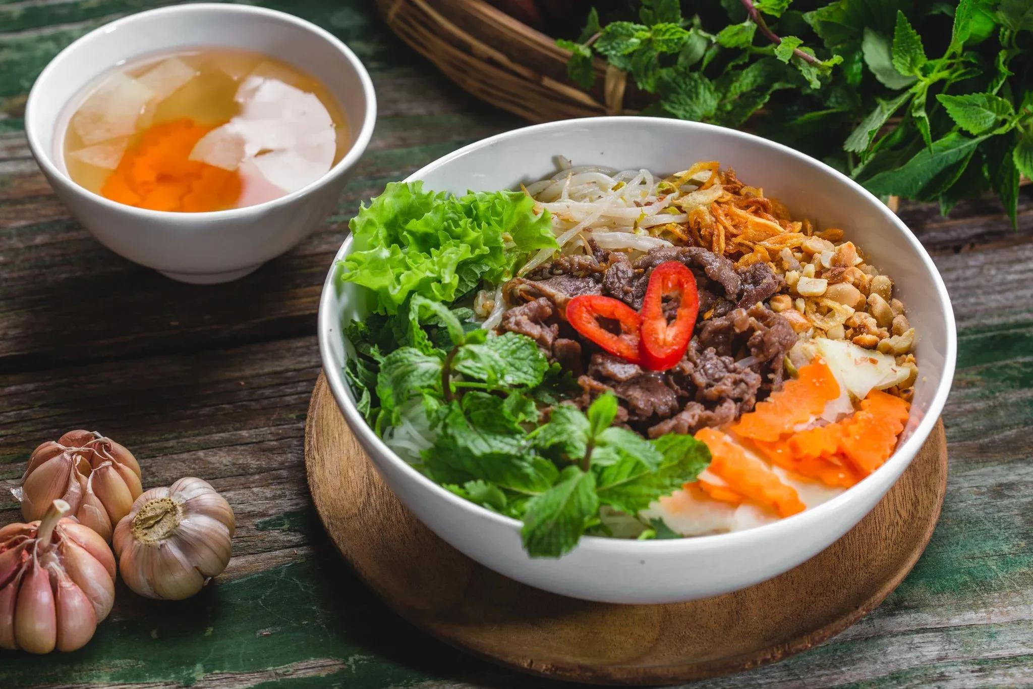 bun-bo-nam-bo-wikipedia-tieng-viet_Bún bò Nam Bộ 3.webp