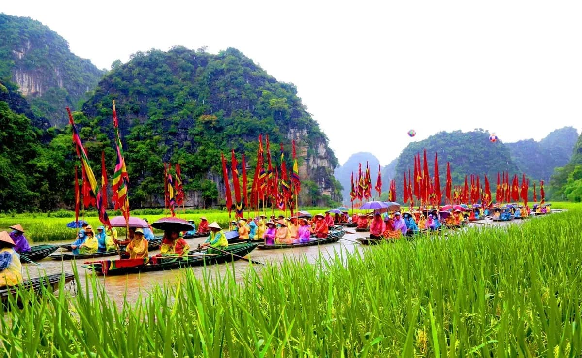 Colorful boats during a river festival at Tam Cốc.