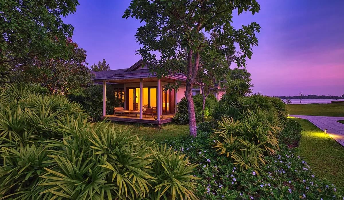 galina-mud-bath-and-spa-nha-trang-viet-nam-danh-gia_AZCT-Garden-Room-Lush-Nature-Golden-Hour.jpg
