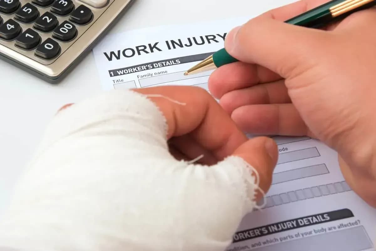 Responsibility for compensation for damages when accidents occur during medical examination and treatment