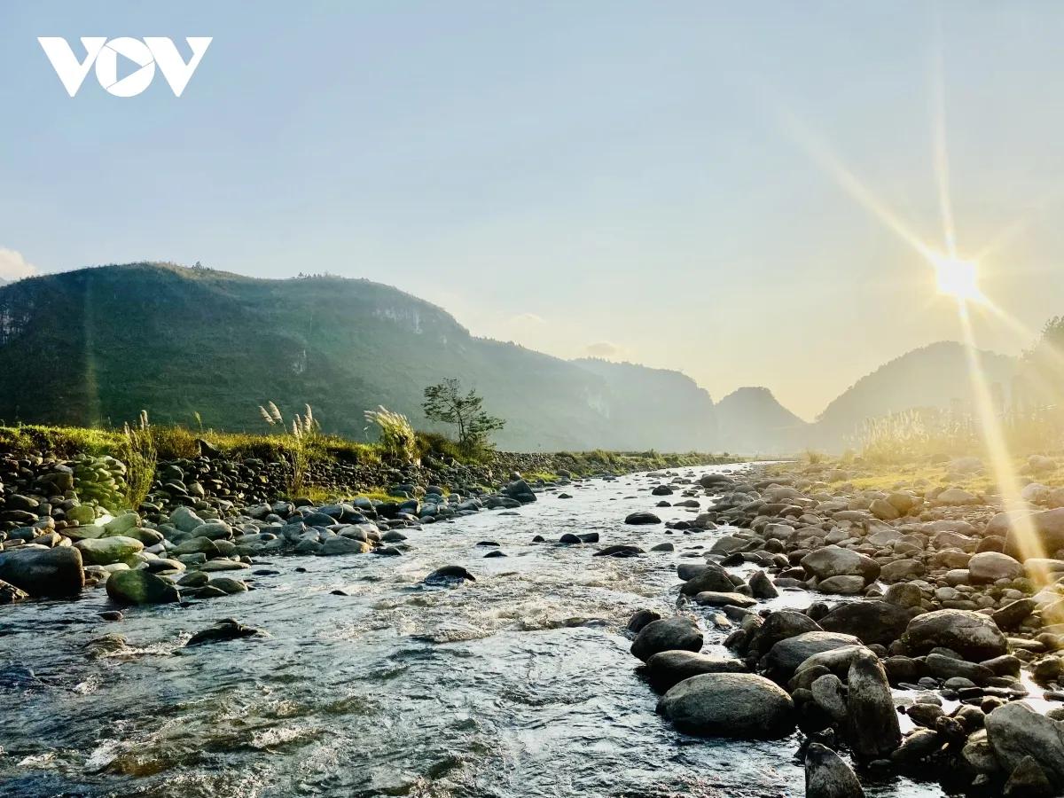 nutrient-flows-in-crop-livestock-systems-of-the-north-west-highlands_hoang_hon_tren_nhung_con_suoi_o_ngoc_chien_cung_la_dia_diem_duoc_nhieu_du_khach_lua_chon_tham_quan_trai_nghiem.jpg