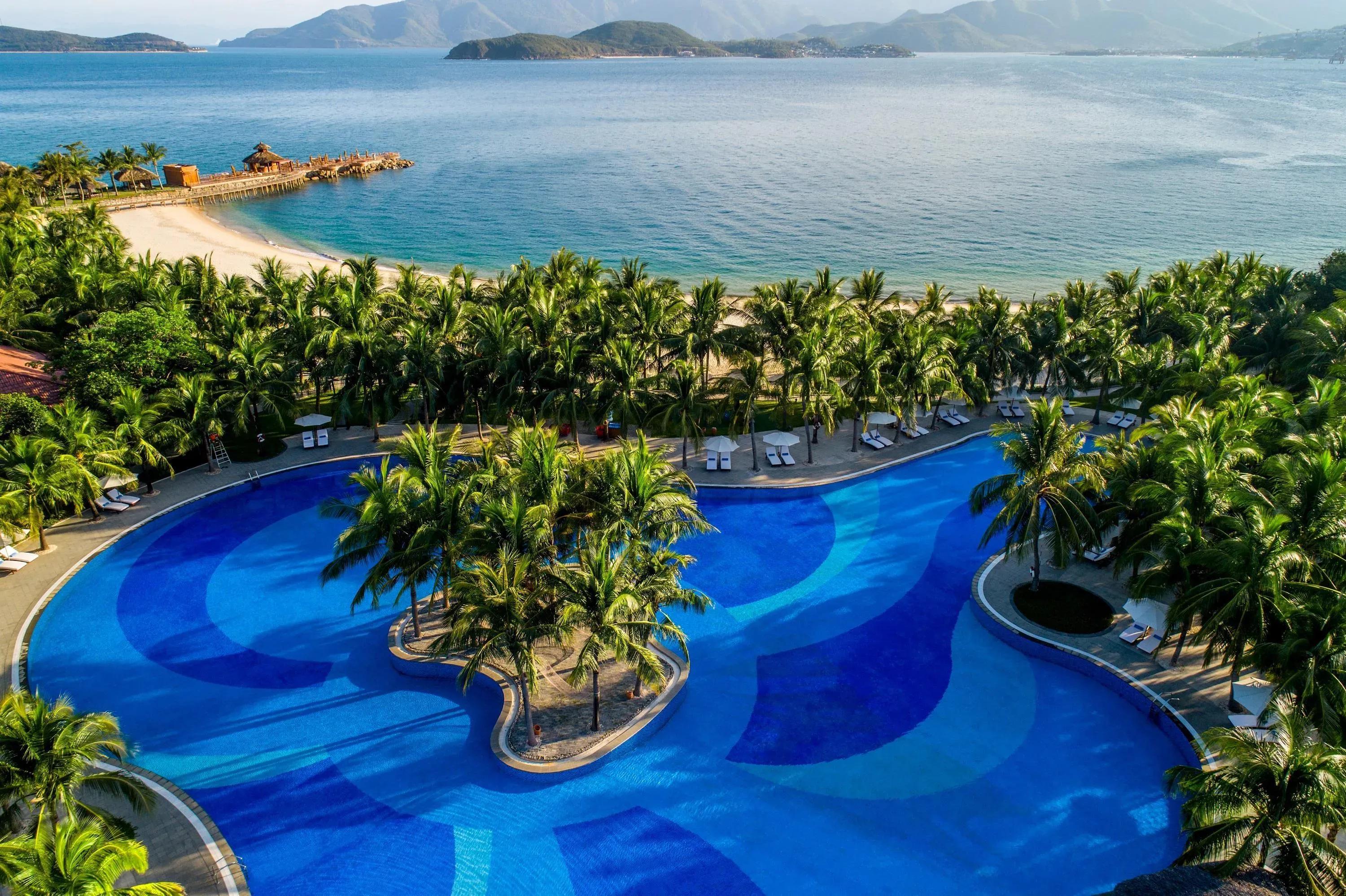 The expansive and refreshing pool at Vinpearl Luxury Nha Trang.