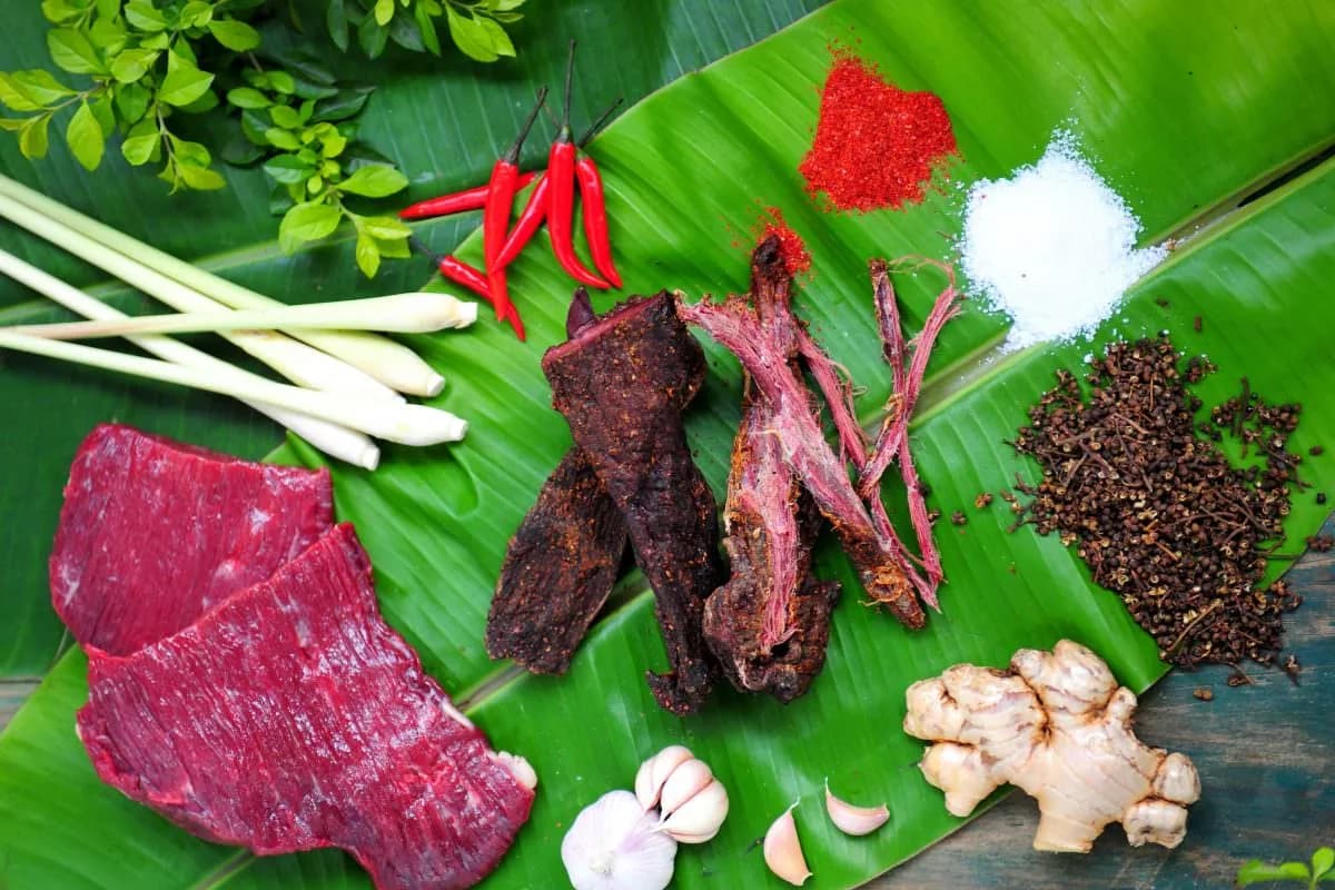 thit-trau-say-vcca-hiep-hoi-van-hoa-am-thuc-viet-nam_thit-trau-gac-bep-sapa-mon-an-dac-san-gay-thuong-nho-tu-vung-tay-bac-6-1621769168.jpg