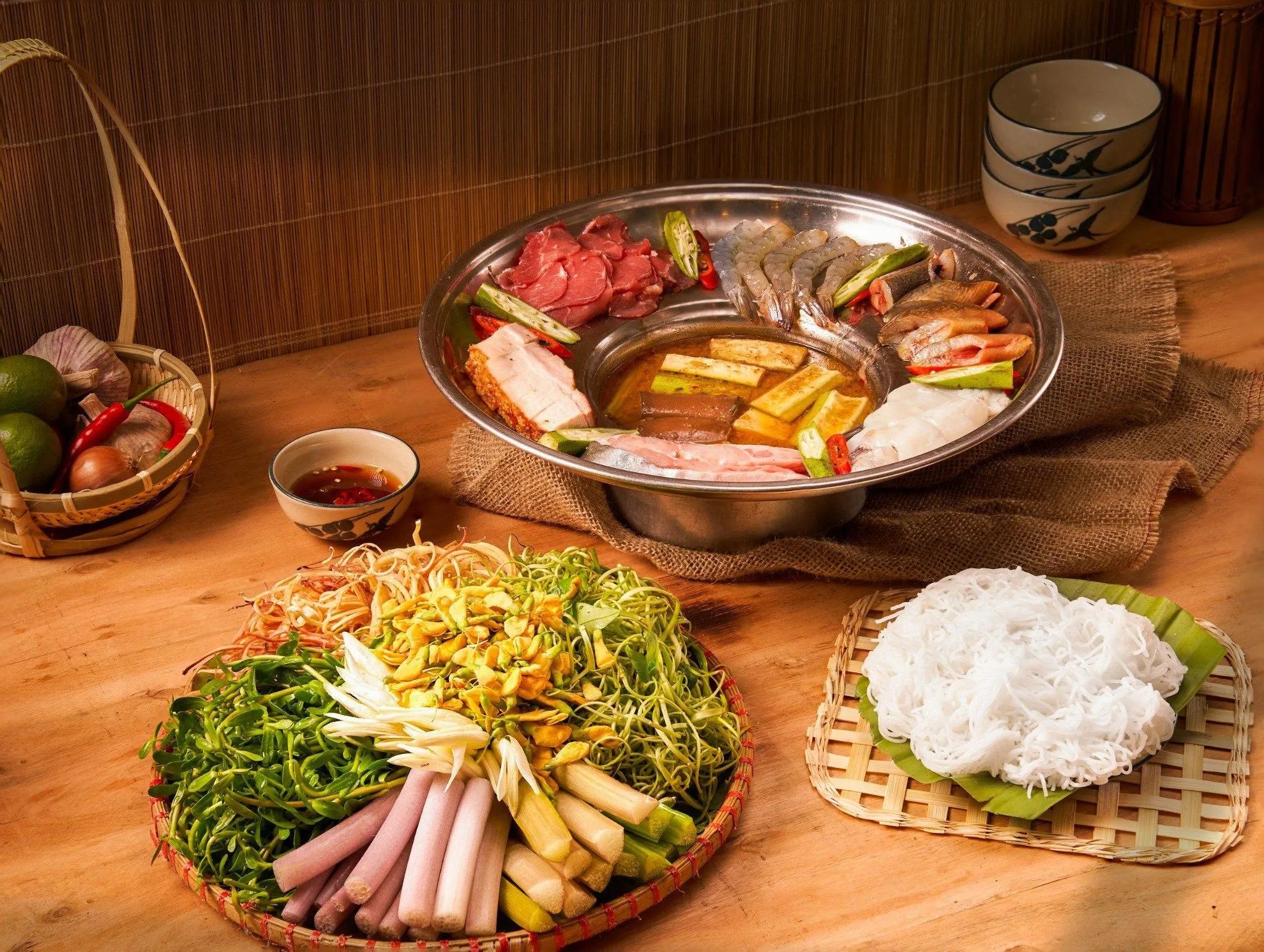 top-12-quan-lau-mam-ngon-nhat-tphcm-mytourvn_lẩu mắm 3.jpg