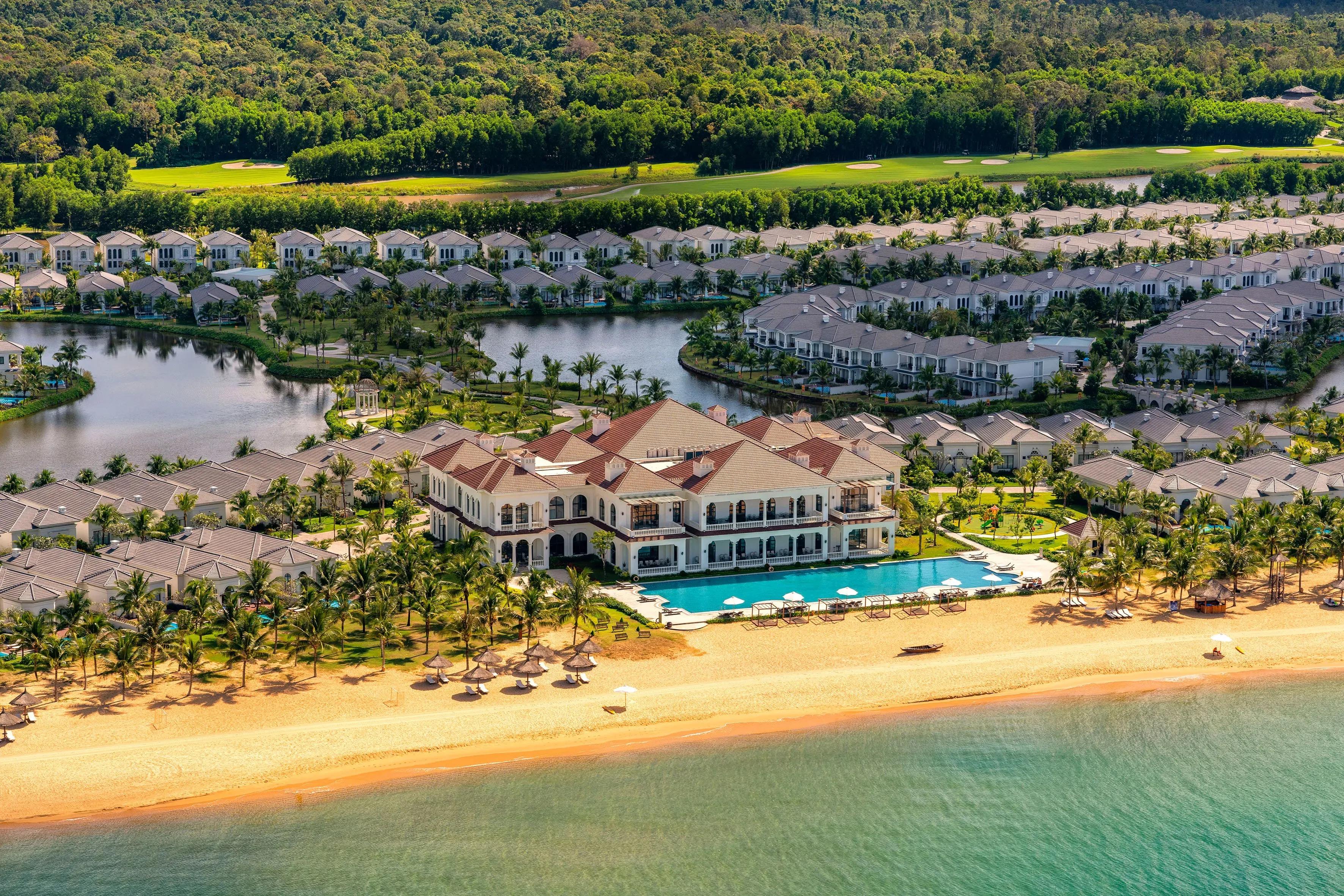 Aerial view of Meliá Vinpearl Phu Quoc resort, featuring unique architecture and stunning Bai Dai Beach.