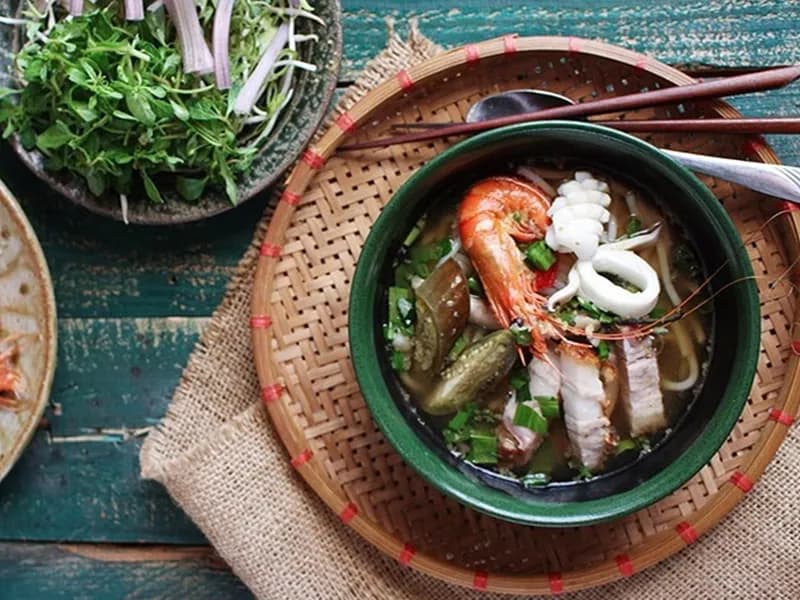 vietnamese-authentic-fermented-fish-noodle-soup-bun-mam_Bún mắm miền Tây 4.jpg