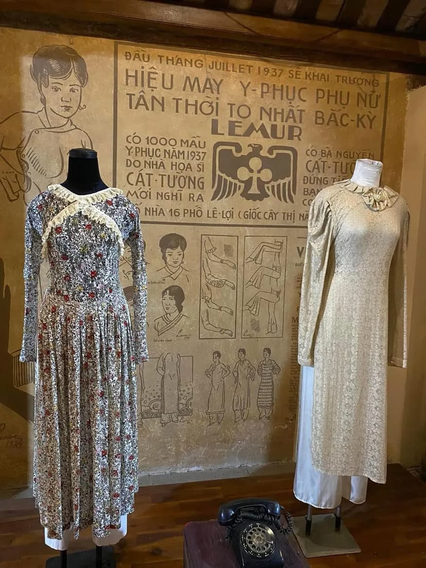 Ao Dai Le Mur